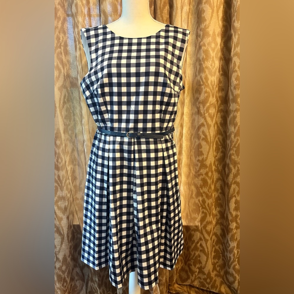 Navy/White Liz Claiborne Sleveless Dress
